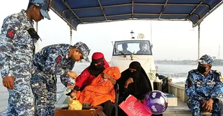 নারায়ণগঞ্জে লঞ্চে অসুস্থ শিশুকে জরুরি চিকিৎসা দিলো কোস্ট গার্ড